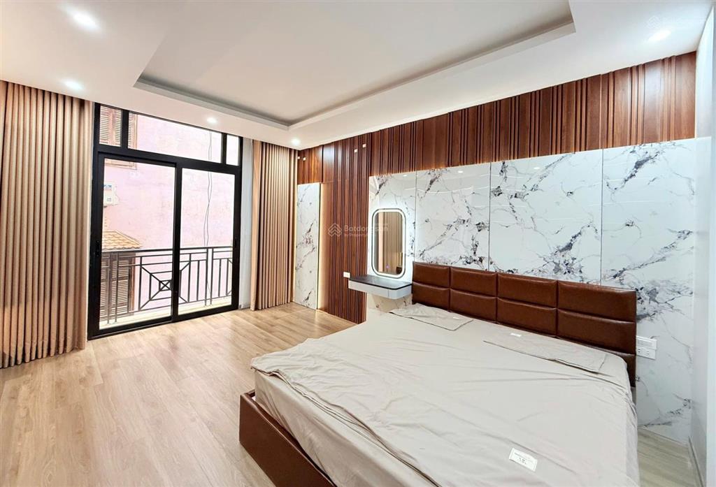 Chính chủ tìm chủ mới nhà 90m2 x 5 tầng, thang máy, vỉa hè 5m, thoáng sáng ở sướng, kđt văn phú