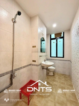 Phòng trọ trung tâm đầy đủ nội thất, sạch sẽ, an ninh, PCCC đầy đủ. Gần ĐH Hoa Sen, ĐH Văn Lang