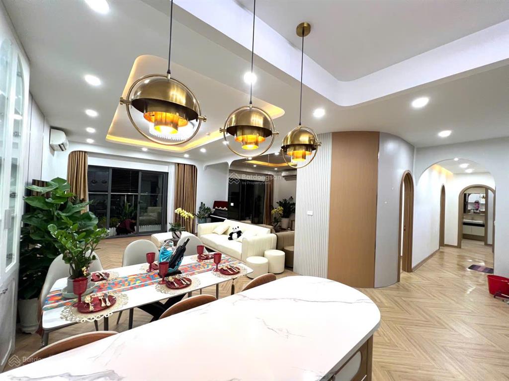 Chính chủ em bán căn 4pn 3wc mới 100% tòa hpc 105 0914 664 ***