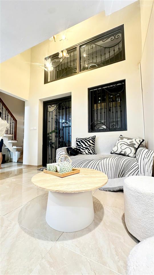 Chỉ hơn 8 tỷ, bán gấp nhà riêng ngõ 180 phố lò đúc ngõ rộng gần 4m