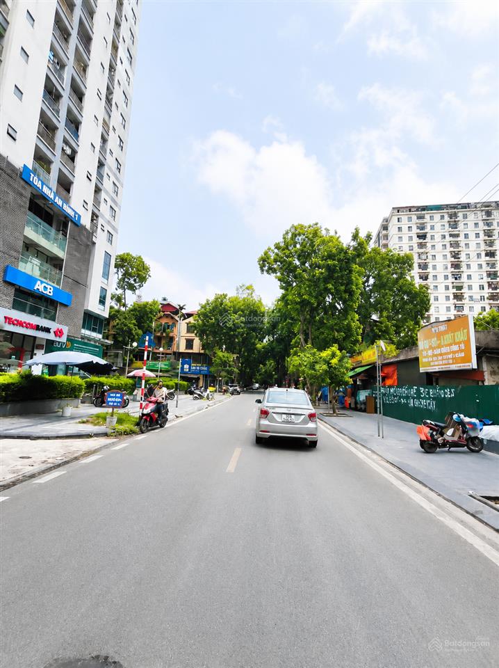 Căn 3 p ngủ giá tốt khu vực 78m² giá 4.6 tỷ, chủ nhà cực kỳ thiện chí bán, toà nhà đẹp nhất kđt