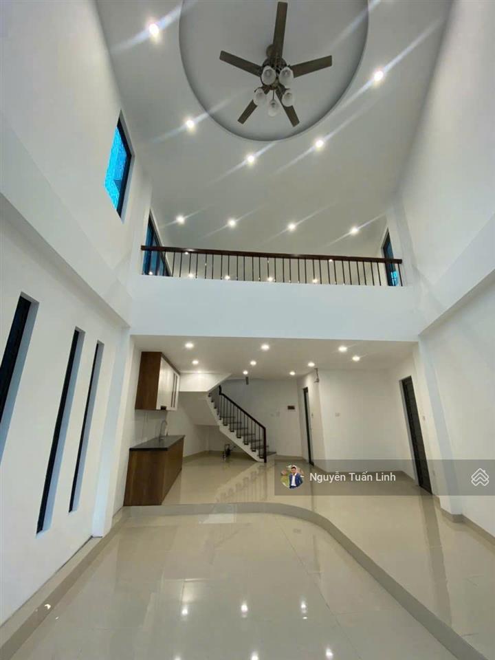 Căn 4 tầng mới kính coong 52m² ba chữ, vân nội ô tô đỗ cửa tặng nội thất
