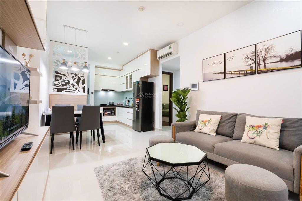 Bán căn hộ saigon royal quận 4, 61m2 2pn, giá tốt 7.1 tỷ