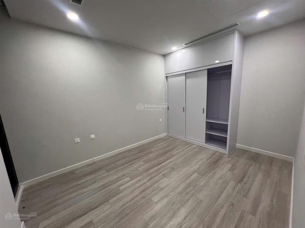 Chính chủ bán căn hộ imperia sky garden. dt 75m2, 2 ngủ 2wc, đồ cơ bản. giá 7.7 tỷ. l/h 0917 748 ***