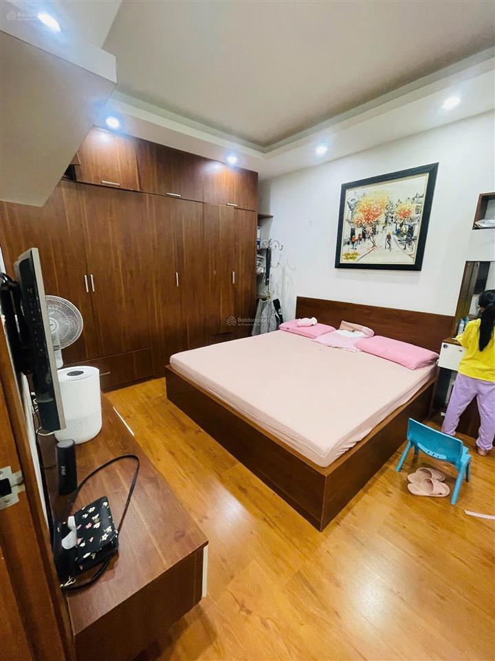 Bán 2pn 68m² sử dụng giá 3,7 tỷ tòa a1 gemek 1 0985 691 ***