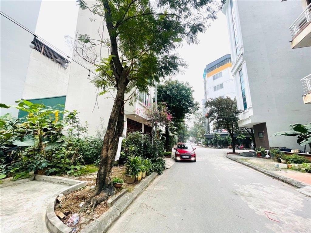 Phân lô vỉa hè ô tô tránh kđt xa la hà đông 63m² mt 4.5m giáp công viên 14.6 tỷ