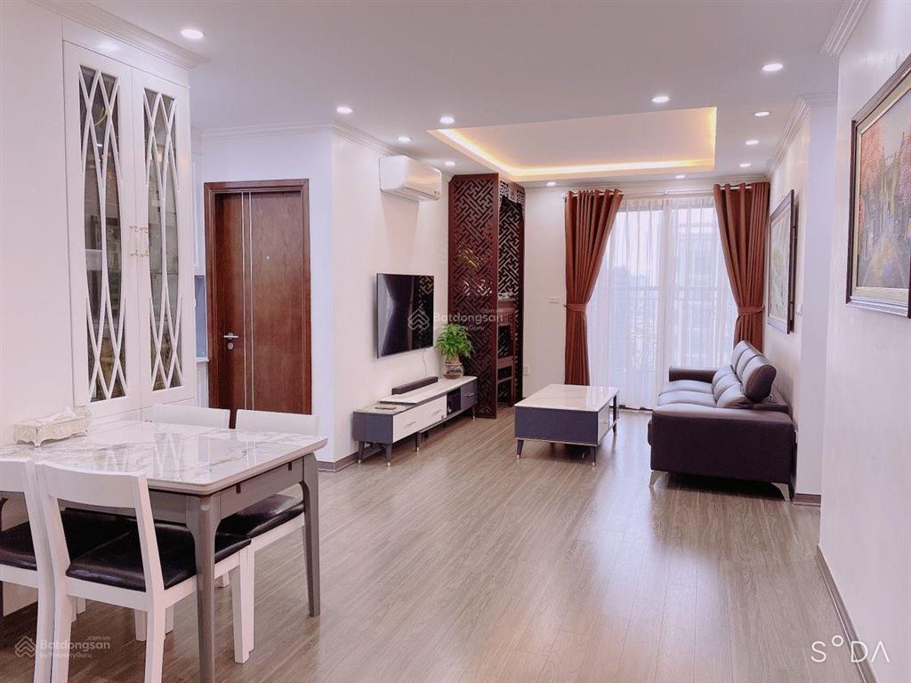 Cần bán gấp căn hộ ở 19 tòa oct5 resco cổ nhuế, dt 65m2, 2pn full đồ. giá bán 5 tỷ 0979 062 ***