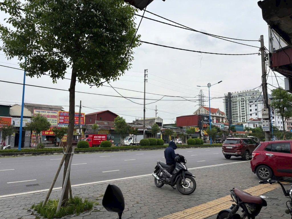 Bán lô đất 137.8m2, mặt tiền 4.65m mặt đường Nguyễn Lương Bằng, TP HD, giá cực tốt