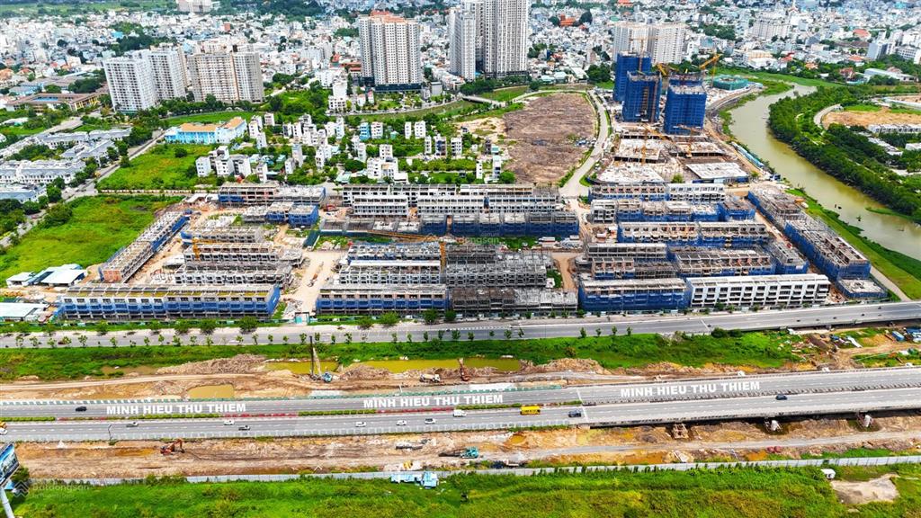 Nhà phố 5x15m hiếm có giá tốt senturia an phú tháng 07/2026 chỉ 267 triệu/m2 0938 470 ***