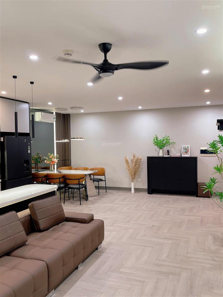 Em bán quỹ căn hộ 3pn tại chung cư n03 khu ngoại giao đoàn, giá 14 tỷ, nội thất đầy đủ, view đẹp