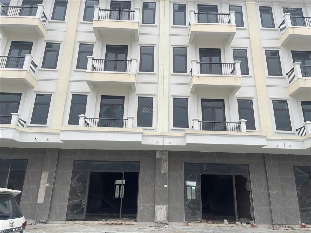 Cắt lỗ bán gấp shophouse ao tiên vân đồn quảng ninh 5 tầng sẵn sổ giá chỉ 9.5 tỷ 0972 991 ***