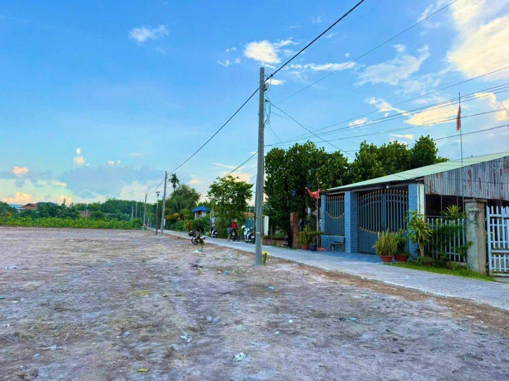 Bán đất tại Nguyễn Huệ, Minh Long, Chơn Thành, 650 triệu, 150 m2, Chính chủ uy tín
