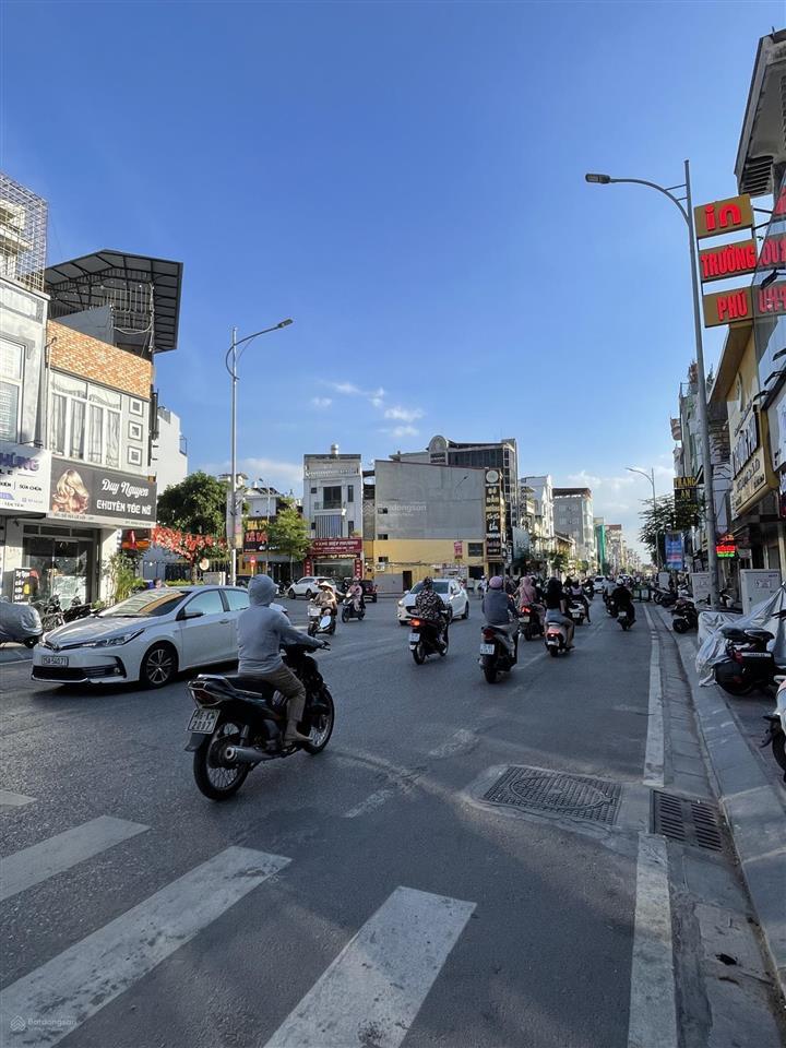 Mặt đường lê lợi mặt tiền hơn 9m