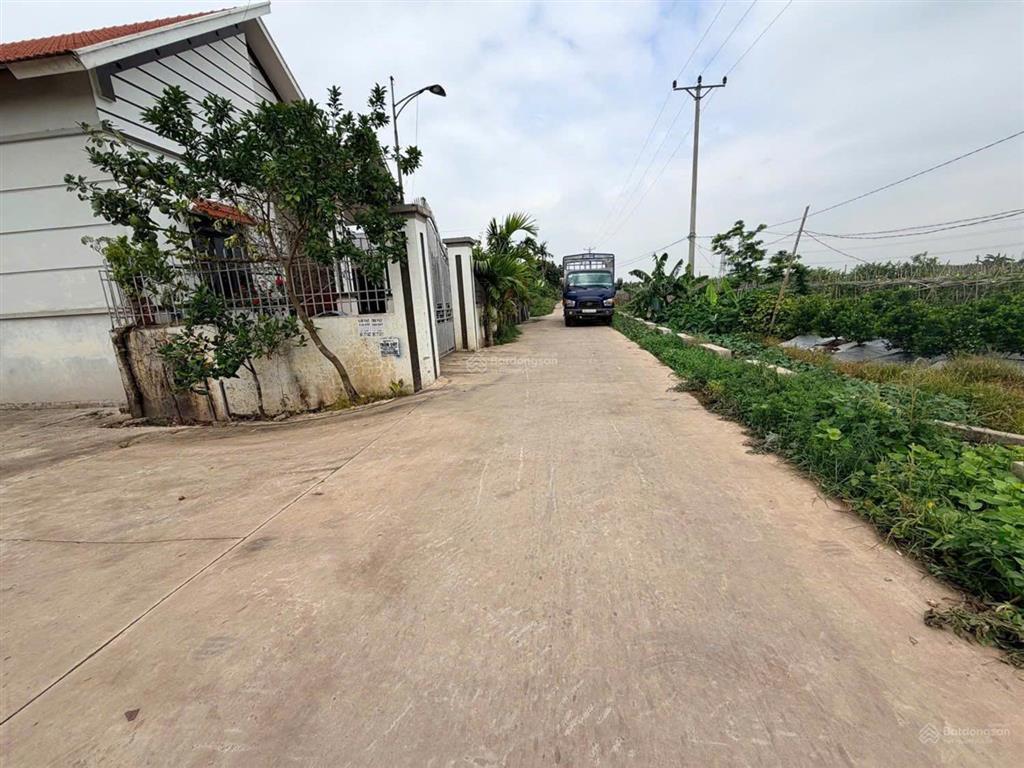 Cắt lỗ 26,6tr/m2 lô đất gần chợ đông tảo đường rộng mênh mông ô tô vào tận đất 0963 133 ***