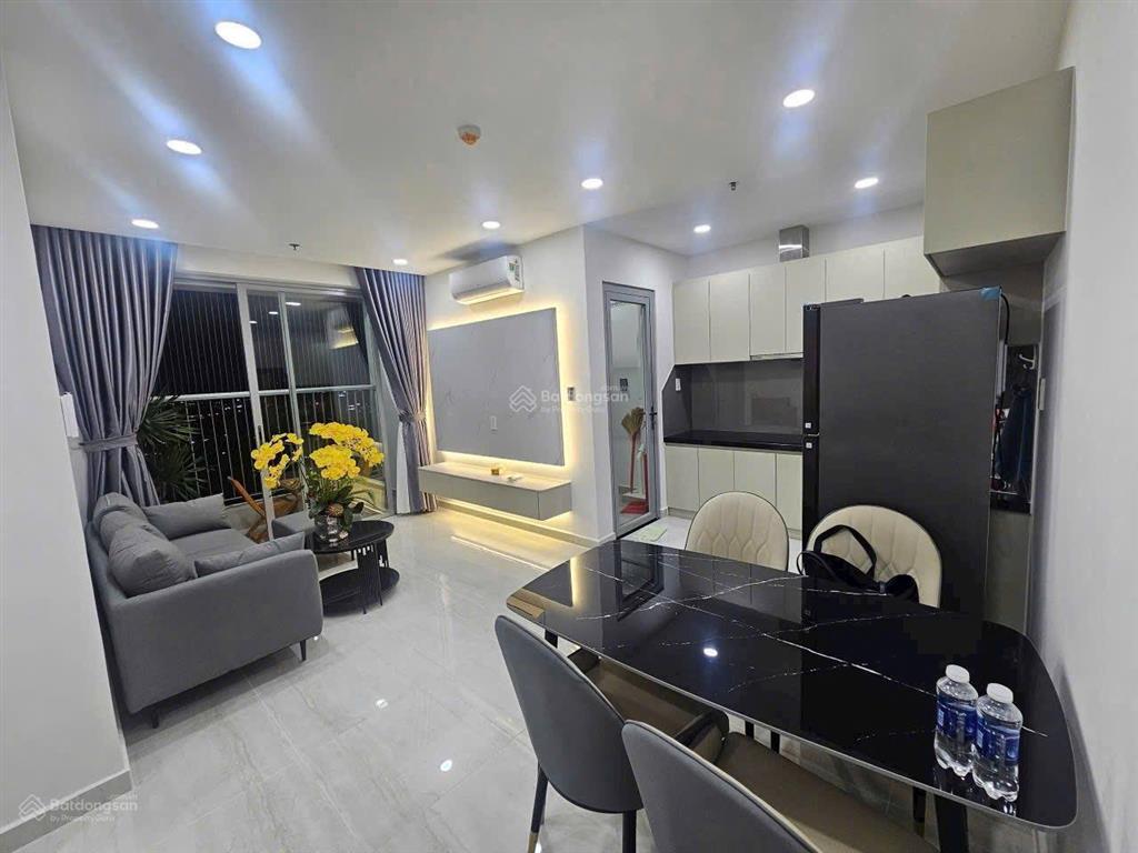 Hạ giá bán gấp, ch osimi tower q. gò vấp, giá 1 tỷ 740 dt 68m2, 2pn + 2nvs, có nội thất có sổ
