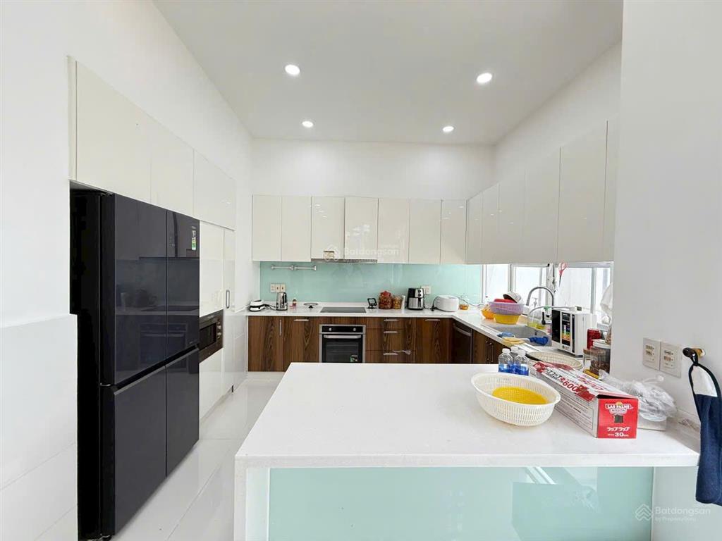 Bán biệt thự hưng thái, 32 tỷ, 126m², view đẹp, giá tốt, p tân phong, q7, hcm