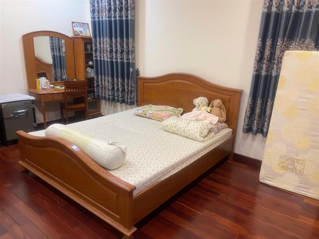 Bán căn biệt thự đường 16m khu sadeco phước kiển a dt 10x19 giá 21.5 tỷ thương lượng 0941 300 ***