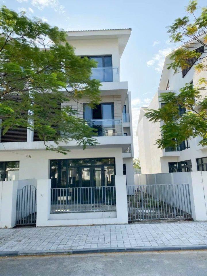Bán gấp biệt thự An Vượng Villas vị trí đẹp top KĐT , không lỗi phong thủy.Giá 36,5 tỷ.