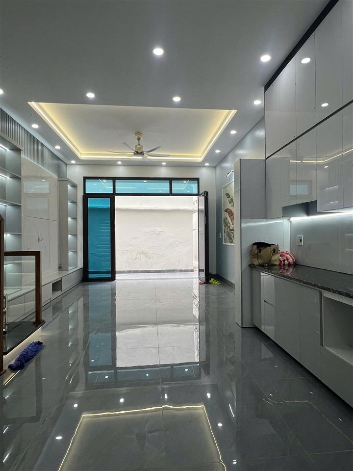 Nhà 3 tầng Lê Thanh Nghị 45m2 hướng Nam giá 2.x tỷ