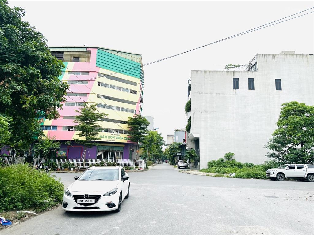 Bán lô đất đẹp view vườn hoa, sân bóng đông đô dương húc giá chỉ 4,5 tỷ kinh doanh bất chấp