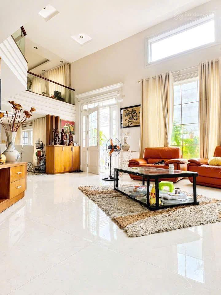 Chủ cần bán gấp biệt thự 2 mặt tiền + lô góc 2 mặt tiền kdc gia hòa phước long quận 9