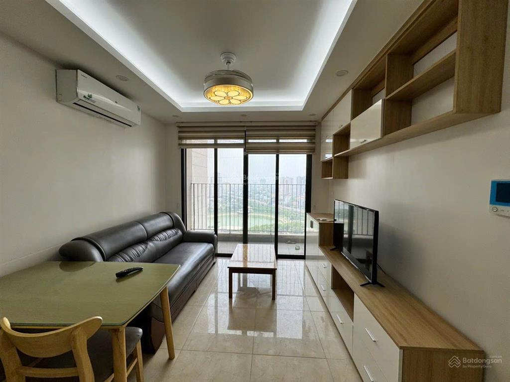 Nhỉnh 10 tỷ bao phí cư dân c6 d'capitale gửi bán căn 2 phòng ngủ 83/73m2 ban công đông nam
