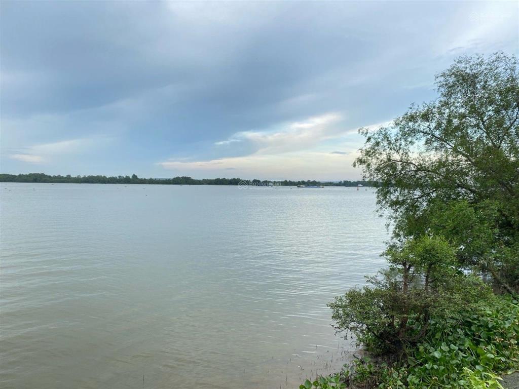 Đất ven sông hiếm có khó tìm, mt đường 5, long phước, 4.500m sổ riêng chỉ 74 tỷ