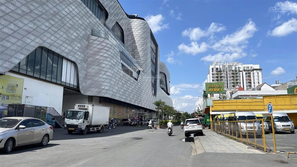 Ngộp bank đất + 12 phòng trọ 565,3m2 nở hậu 13,3m mặt tiền đường số 19 sau gigamall khu bên sông