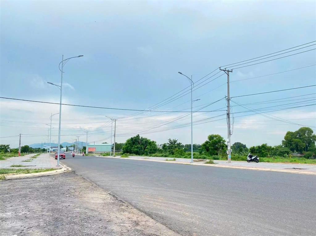 Chính chủ bán 2.200m2 mặt tiền hương lộ 2 phường tam long, tp.hcm (hoà long cũ) 600m2 thổ cư