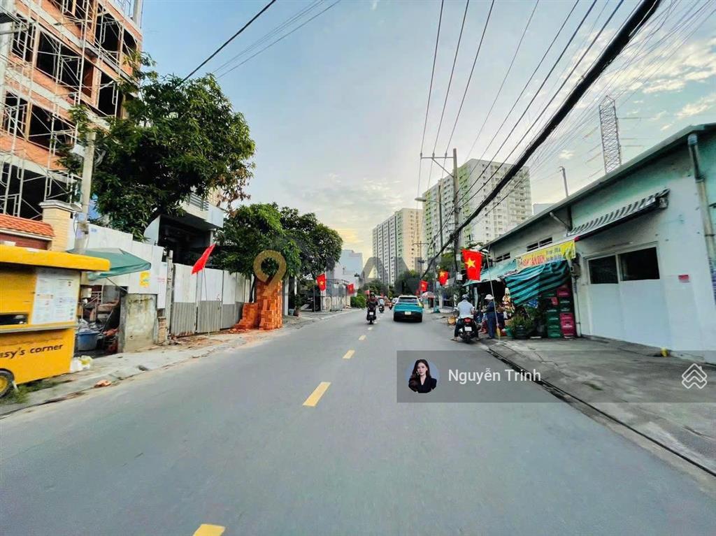 Đất đẹp góc 2 mặt tiềnngay vành đai sát ga metro bình thái xd 1hầm 6tầngdtsd 156m2 ngang 7.6m