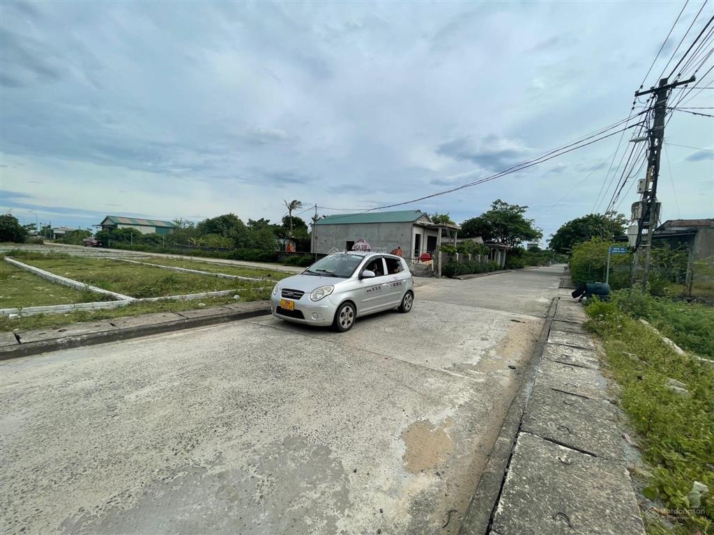 Bán gấp mảnh đất thổ cư mặt đường chính kỳ phương chuẩn bị lên thành phố. 0969 596 ***