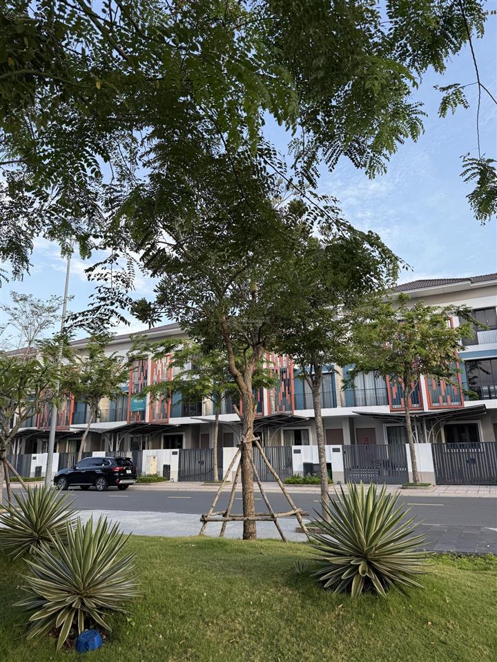 View giữa công viên mặt tiền đẹp 3 tỷ 550 triệu