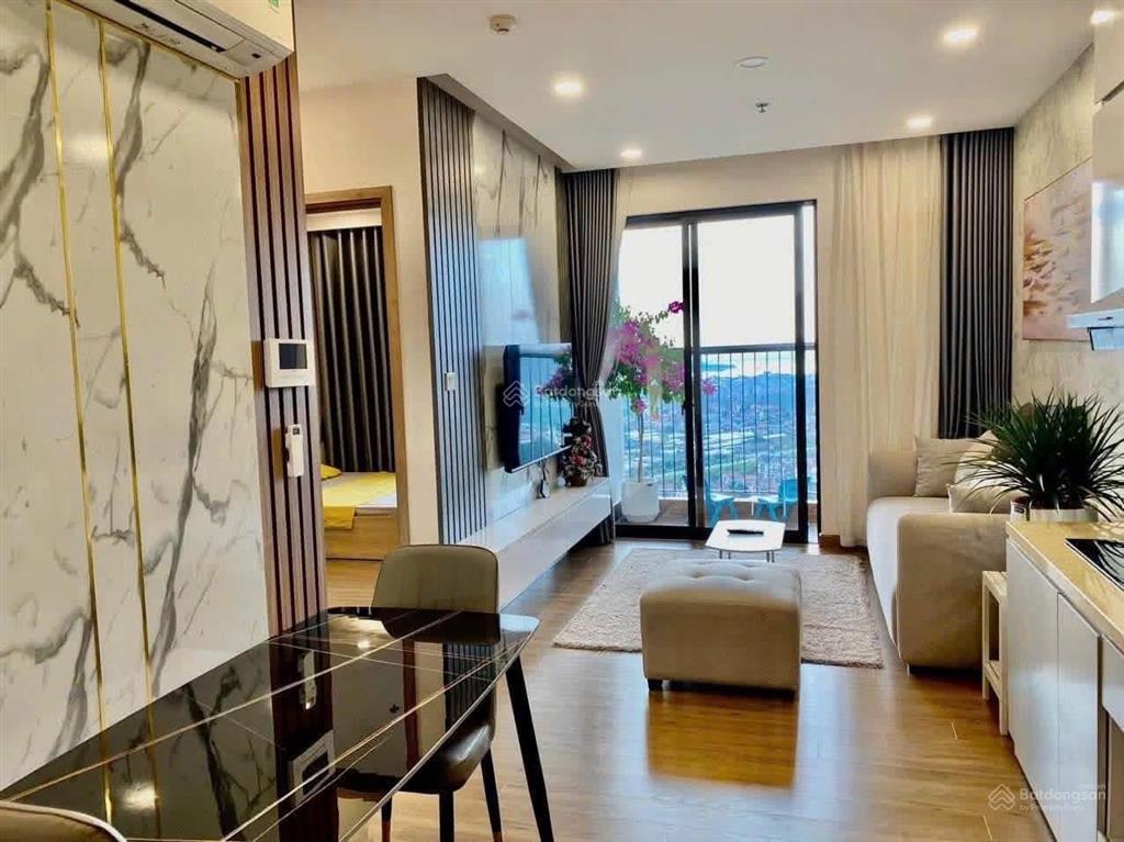 Bán căn 2 ngủ skyoasis giá 3.3 tỷ full nội thất đẹp 0925 988 ***
