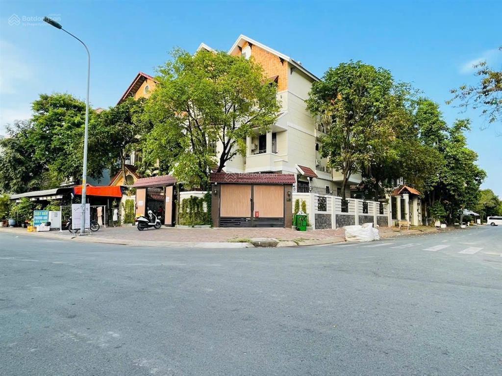 Chính chủ bán siêu biệt thự góc 2 mặt tiền him lam 6a 250m2 chỉ 37,8 tỷ giá tốt trong khu