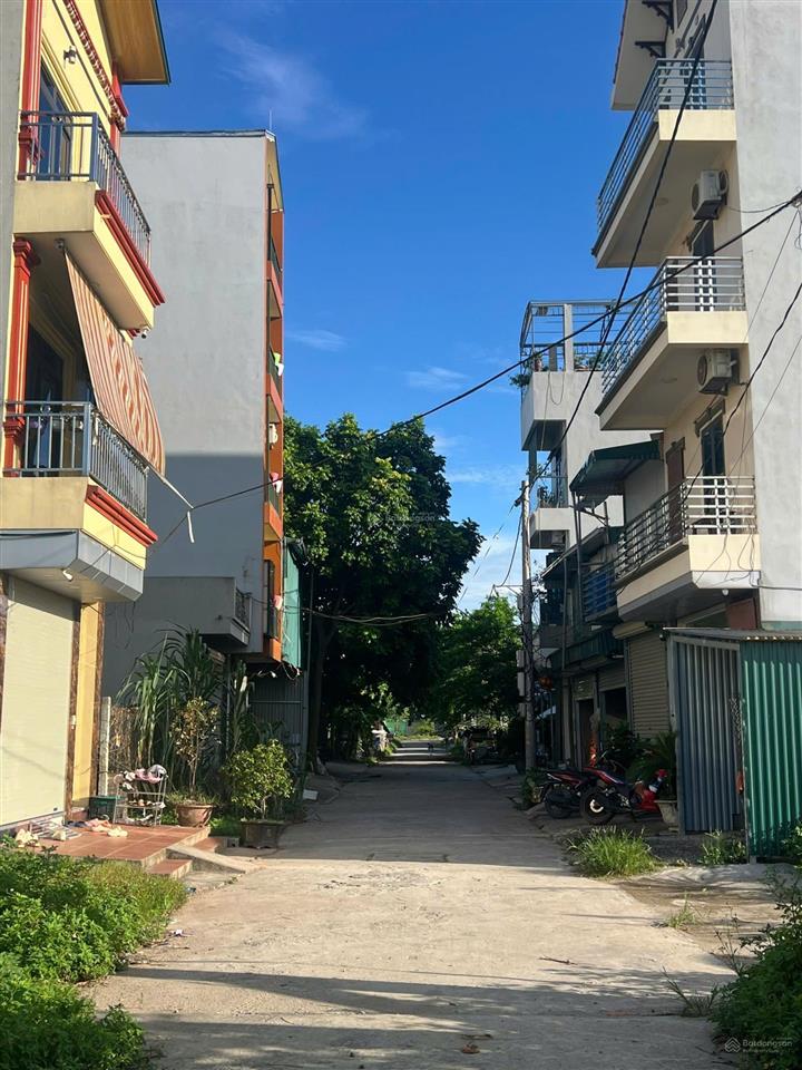 41m thổ cư lại yên, mt 4m gần hồ điều hòa, chợ đông đúc ô tô đỗ cổng. 100m ra ngay đường đôi 40