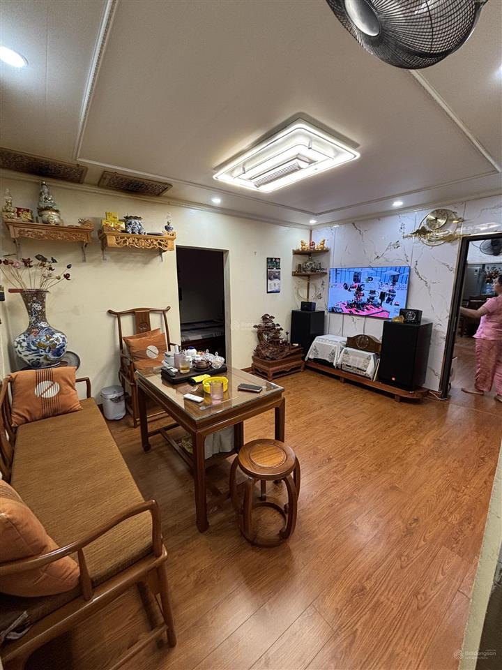 Chính chủ bán nhà tt bách khoa view sân chơi 2 thoáng diện tích rộng khu vực dân trí cao