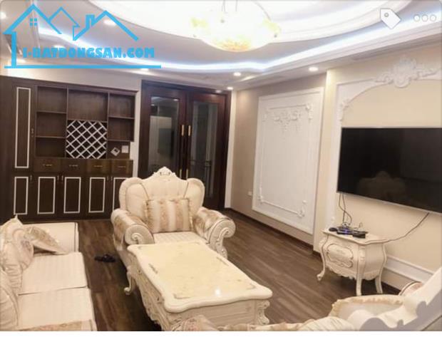 Chính chủ bán toà nhà văn phòng phố Hoàng Cầu Đống Đa 130m2x9T nhỉnh hơn 60 tỷ
