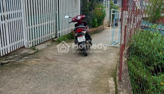 Nhà Cấp 4 Sổ Hồng Riêng Chính Chủ Cần Bán Gấp . Đường Xe Máy Rộng Rãi Thông Thoáng Dễ Đi Lại