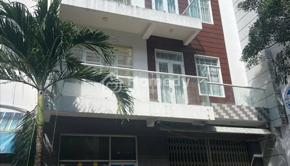 Bán nhà 1 trệt 2 lầu ngang 8m cách biển 5 phút di chuyển