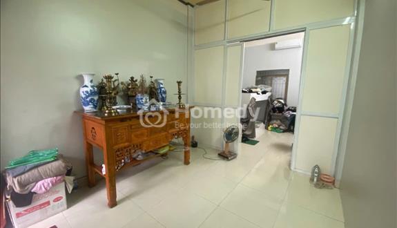 Mặt đường miếu hai xã- kinh doanh sầm uất- chủ nhà thiện chí bán