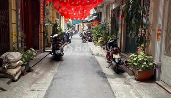 Nhà đẹp lô góc, gần Công viên Thống Nhất, ô tô đỗ cửa, trung tâm Hai Bà Trưng
