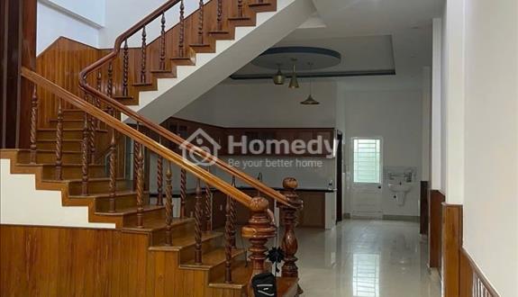bán nhà 2 tầng mặt tiền nguyễn chu sĩ đối diện công viên