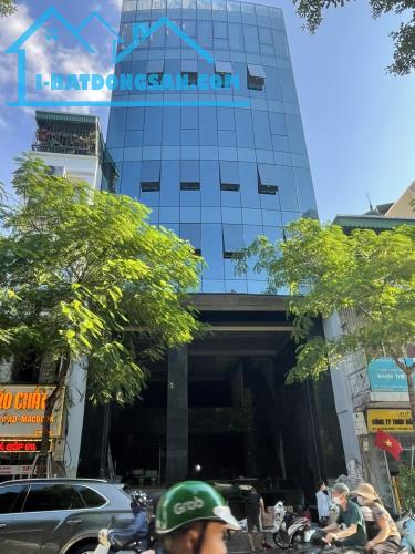 Bán toà nhà Văn Phòng VIP 9 tầng mặt phố Khâm Thiên Dt 382m2 Mt 11m. Giá 205 tỷ