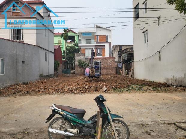 Bán gấp siêu phẩm 309m bìa làng hướng quay ra đô thị Cổ Dương Tiên Dương mặt đường 30m