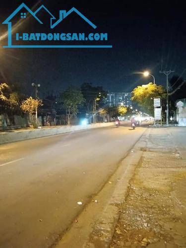 MẶT TIỀN KHỦNG ĐƯỜNG TRỤC NAM SÀI GÒN - HUỲNH TẤN PHÁT QUẬN 7 - 4.750 M2 - GIÁ SUÝT 70 TỶ.