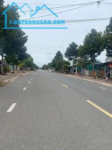 Bán đất đồng sở hữu cách chợ long hải 300m Giá 300tr -400tr DT: 100 - 120m sổ sẳn