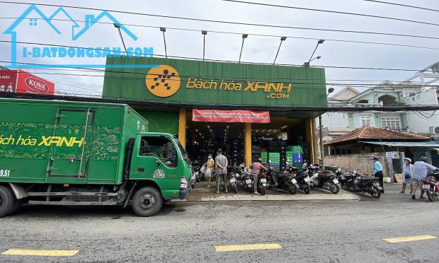 ĐÓNG TIỀN HỌC CHO CON BÁN LỖ LÔ ĐẤT GẦN 500m2- NGAY CHỢ - SHR – GIÁ 620 TRIỆU