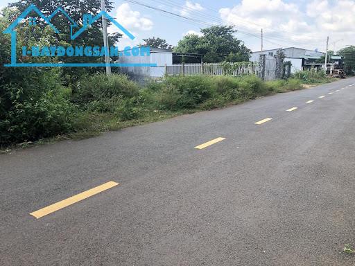 CẮT LỖ TRẢ NỢ BÁN LÔ ĐẤT GẦN 1200m2- NGAY CHỢ - SHR – GIÁ 320 TRIỆU