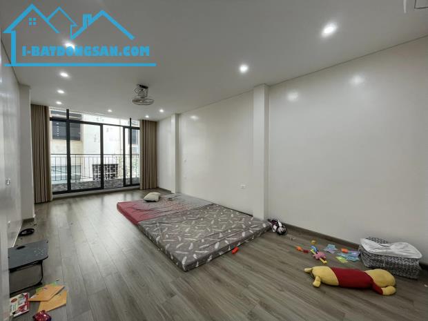 GÓC 3 THOÁNG SAT MẶT PHỐ MINH KHAI GARA ÔTÔ TRÁNH THANG MÁY KD VĂN PHÒNG 65m2 Mt 4.5m 21tỷ