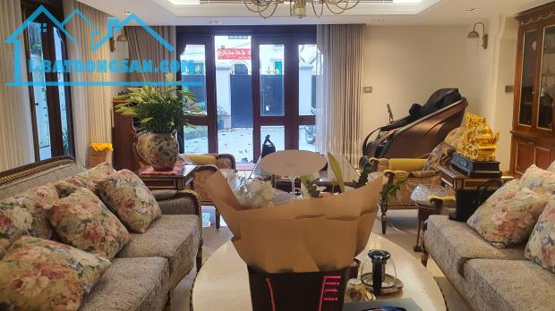 Trung Tâm Ba Đình – 260m2 – 10 Tầng – 3 Mặt thoáng – 50 Căn Hộ - 300 tỷ .